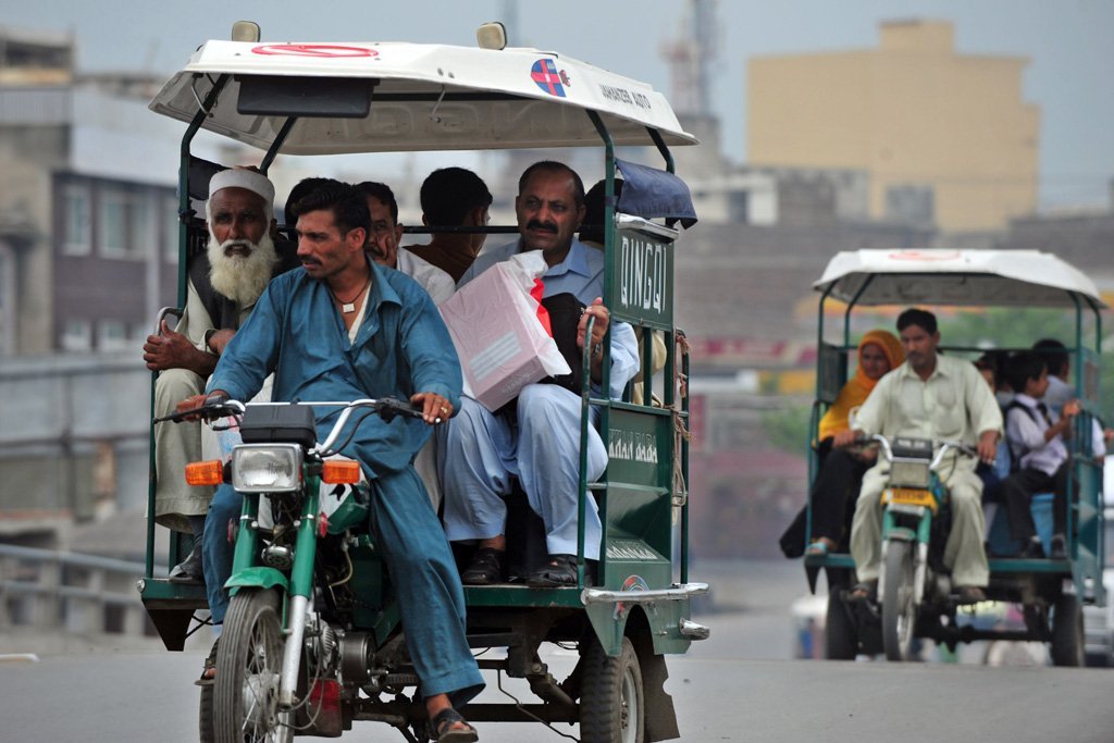 An Ode to the Chand-Gari: Bahawalpur's Unregulated Public Transport
